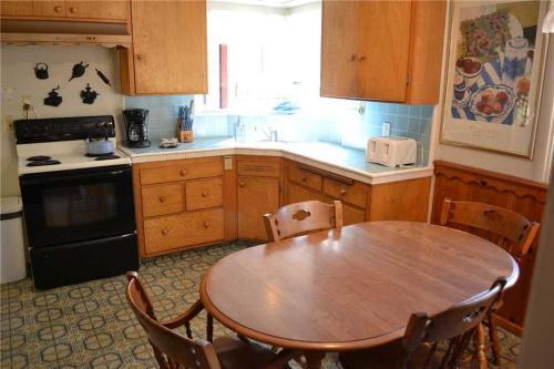 4062 Azure Home