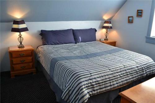 4062 Azure Home