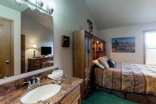 Buffalo Village 402