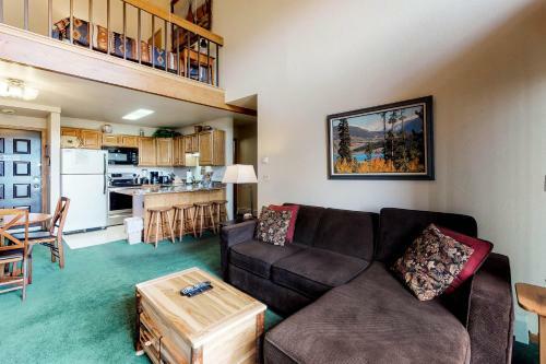 Buffalo Village 402