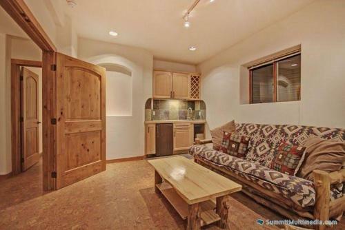 522 Ryan Gulch Home