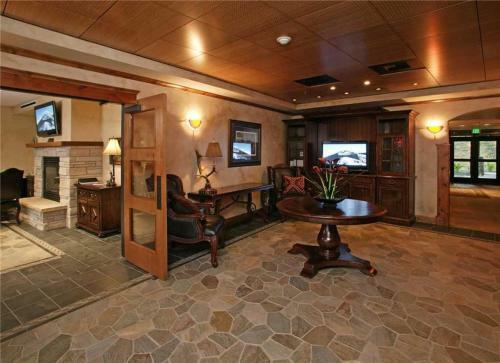 Highmark Steamboat Springs - Hm2b