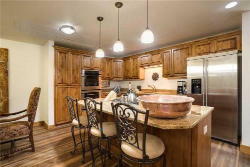 Highmark Steamboat Springs - Hm2b
