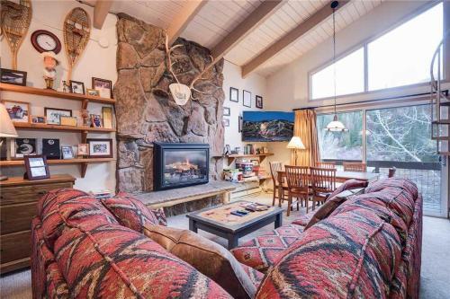 Storm Meadows East Slopeside - Se077