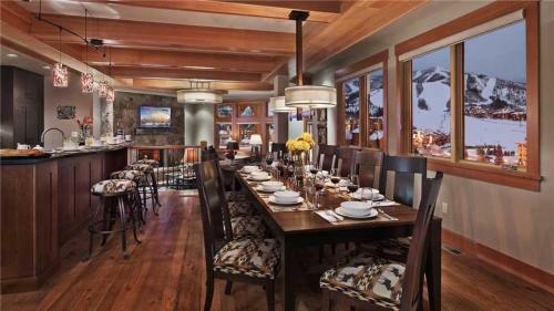 Storm Peak Chalet - 4br Home + Private Hot Tub