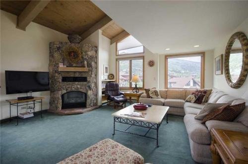 West Condominiums - W3531