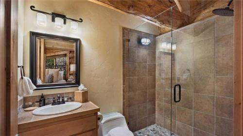 Panorama Lodge North: Luxury Log Home With Hot Tub, Elevator, Views (5br)