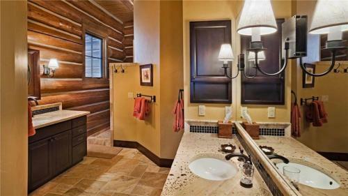 Lookout Lodge - Iconic Ultra Luxury Private Home