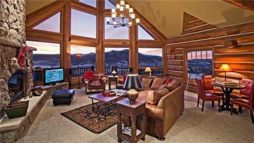 Lookout Lodge - Iconic Ultra Luxury Private Home