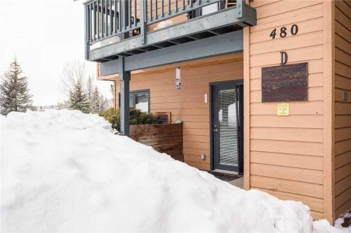 The Pines Condominiums - P106d