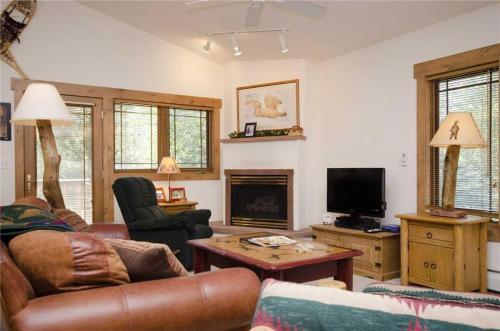 Saddle Creek Sc765