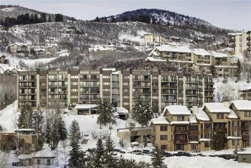 Bronze Tree Condominiums - Bt606