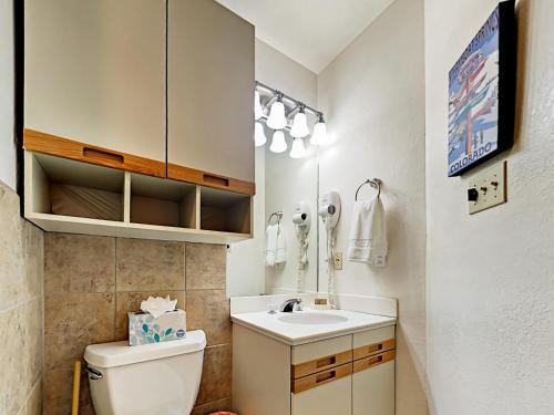 Apartamento 2800 Village Drive Condo Unit 1101
