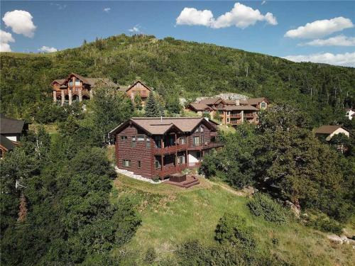 Ponderosa Lodge