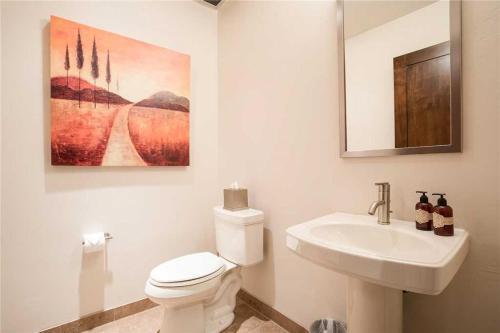 Howelsen Place - H305b