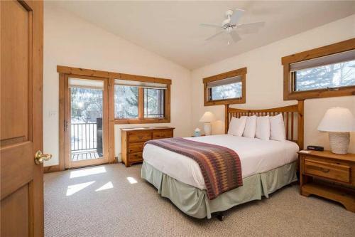 Saddle Creek Sc745