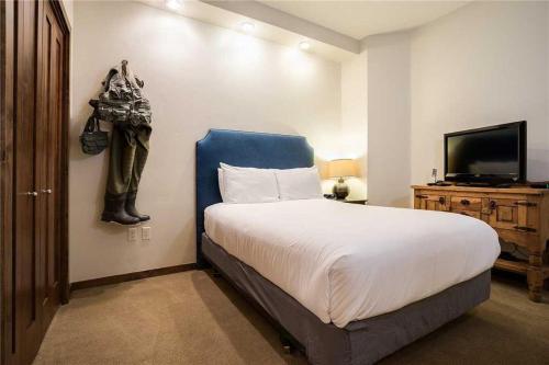Howelsen Place - H208b