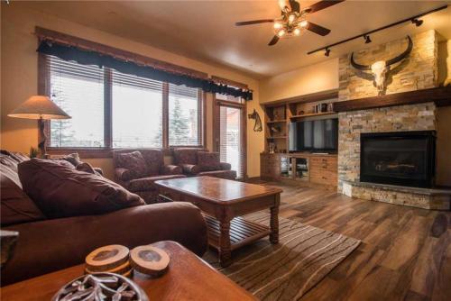 3110 Champagne Lodge, Trappeur's Crossing