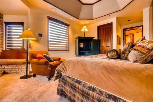 Meadows Penthouse A