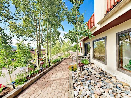Apartamento 1800 Burgess Creek Rd 103 Condo