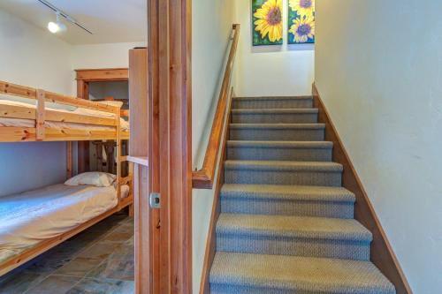 Upscale Majestic Valley Townhome