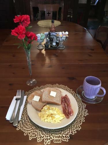 Bed & Breakfast Grand Gables Inn