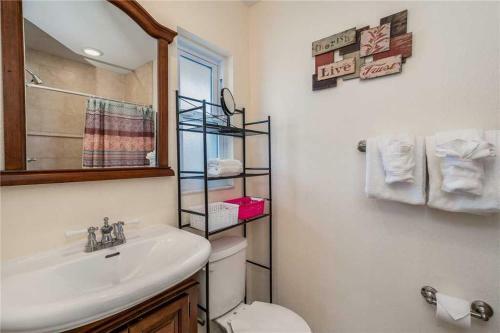 Parkside 15, 2 Bedrooms, Walk To Beach, Pool Access, Sleeps 6