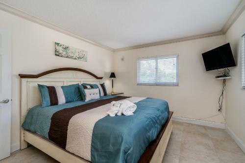 Parkside 15, 2 Bedrooms, Walk To Beach, Pool Access, Sleeps 6