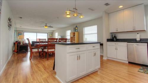 Apartamento Sea Breeze 208 Condo
