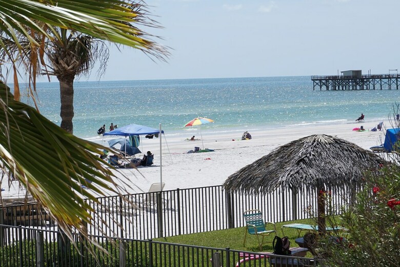 Hotel Redington Surf Resort