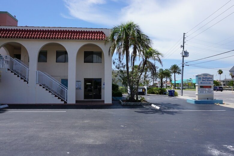 Hotel Redington Surf Resort