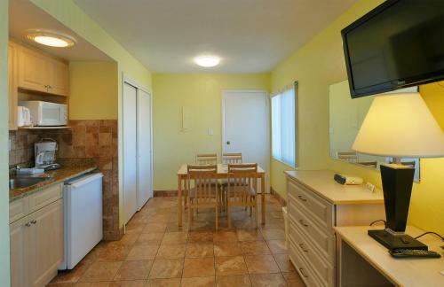 Page Terrace Beachfront Hotel