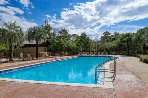 Redfish Village M2-413 Blue Mountain Beach 30a (condo)
