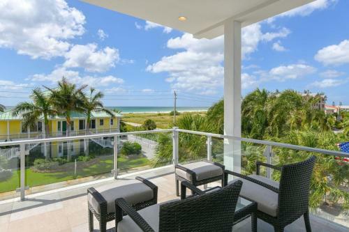 The Lookout By Beachside Management
