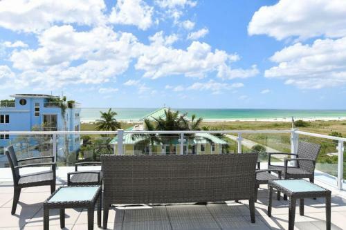 The Lookout By Beachside Management