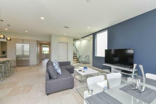 The Lookout By Beachside Management