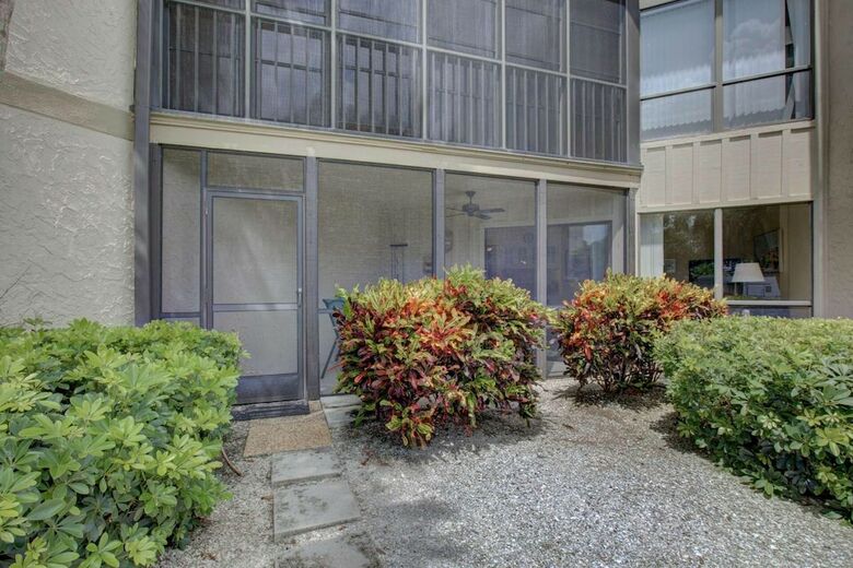 Bay Oaks Ground Floor