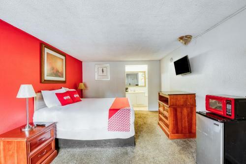 Oyo Hotel Macon Ga West - 4 Mi From Macon Va Clinic