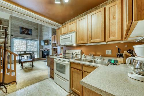 Elkhorn Studio Condo - The Clocktower