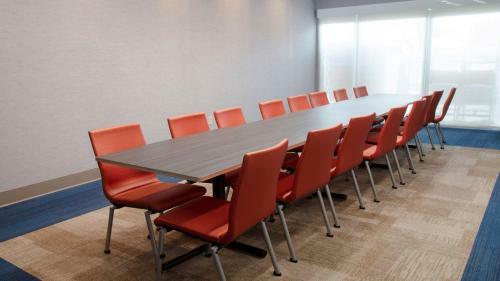 Hotel Holiday Inn Express & Suites - Marion