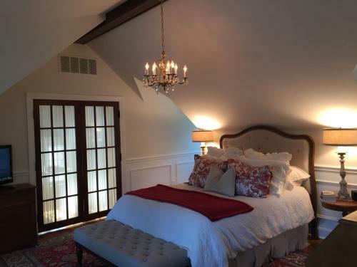 Beautiful Historic Home Close To Notre Dame
