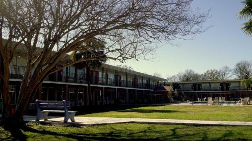 Posada Baton Rouge West Inn