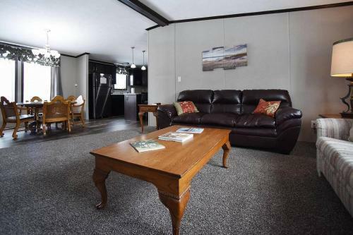 Brand New 3bdrm Retreat Near University