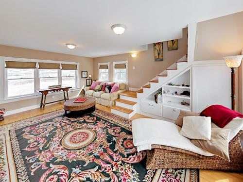 48 Main Street Cottage