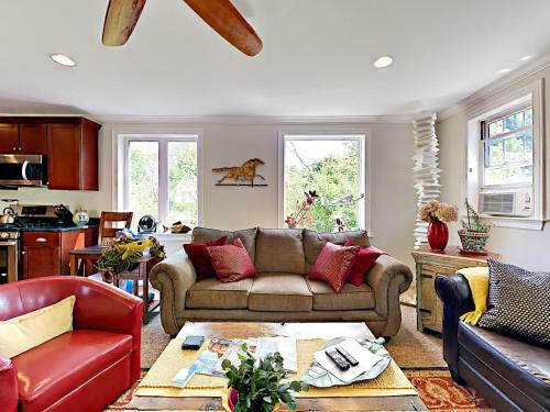10 Ocean Street Cottage