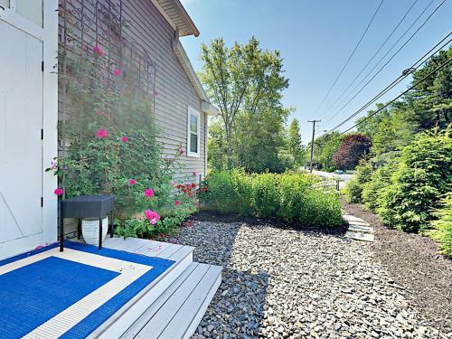 10 Ocean Street Cottage