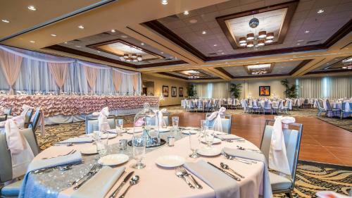 Best Western Plus Oswego Hotel And Conference Center