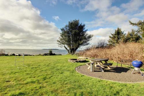 Yurt On The Bay