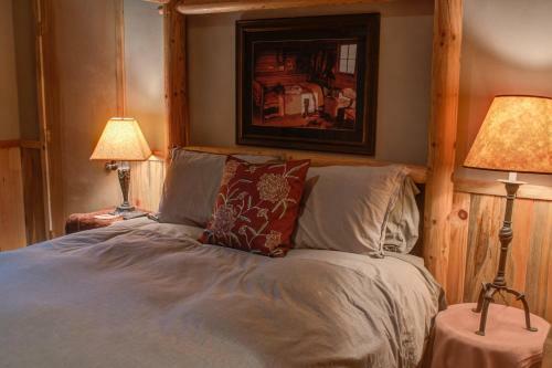 Eagle Falls Lodge Three-bedroom Chalet
