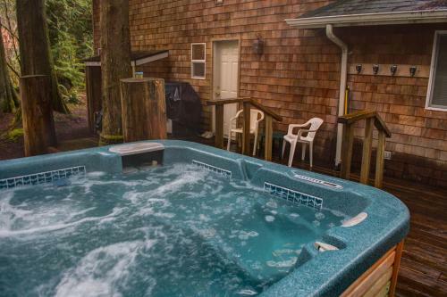 Eagle Falls Lodge Three-bedroom Chalet